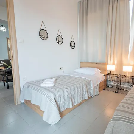 Cinema Flat By Rentalspro - Halkidiki شقة *
