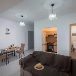Cinema Flat By Rentalspro - Halkidiki Apartament